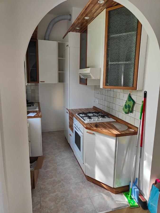 Elegante Bilocale A Milano Con Balcone Apartment Luaran gambar